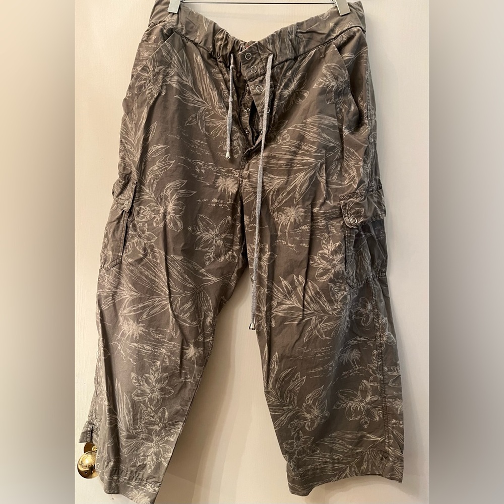 Gloria Vanderbilt Crop Pants